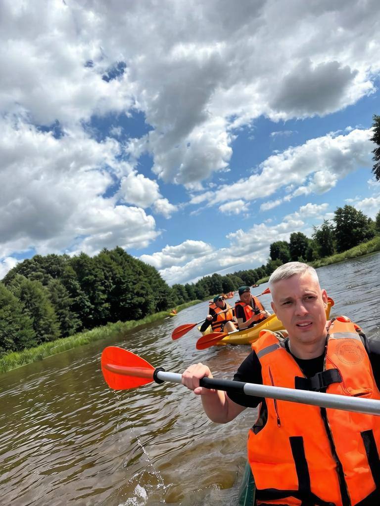 Вместе — мы сила и на работе, и на воде!